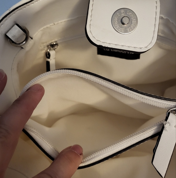 EUC Liz Clauborne White Quilted Satchel with Floral Accent..EUC - Picture 5 of 6